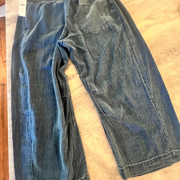 PILCRO Reese smocked denim pull-on barrel pants - Picture 3 of 6